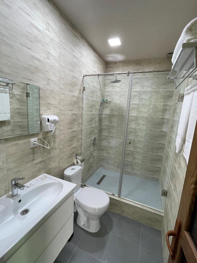 Central Hotel Gjoumri Kültér fotó