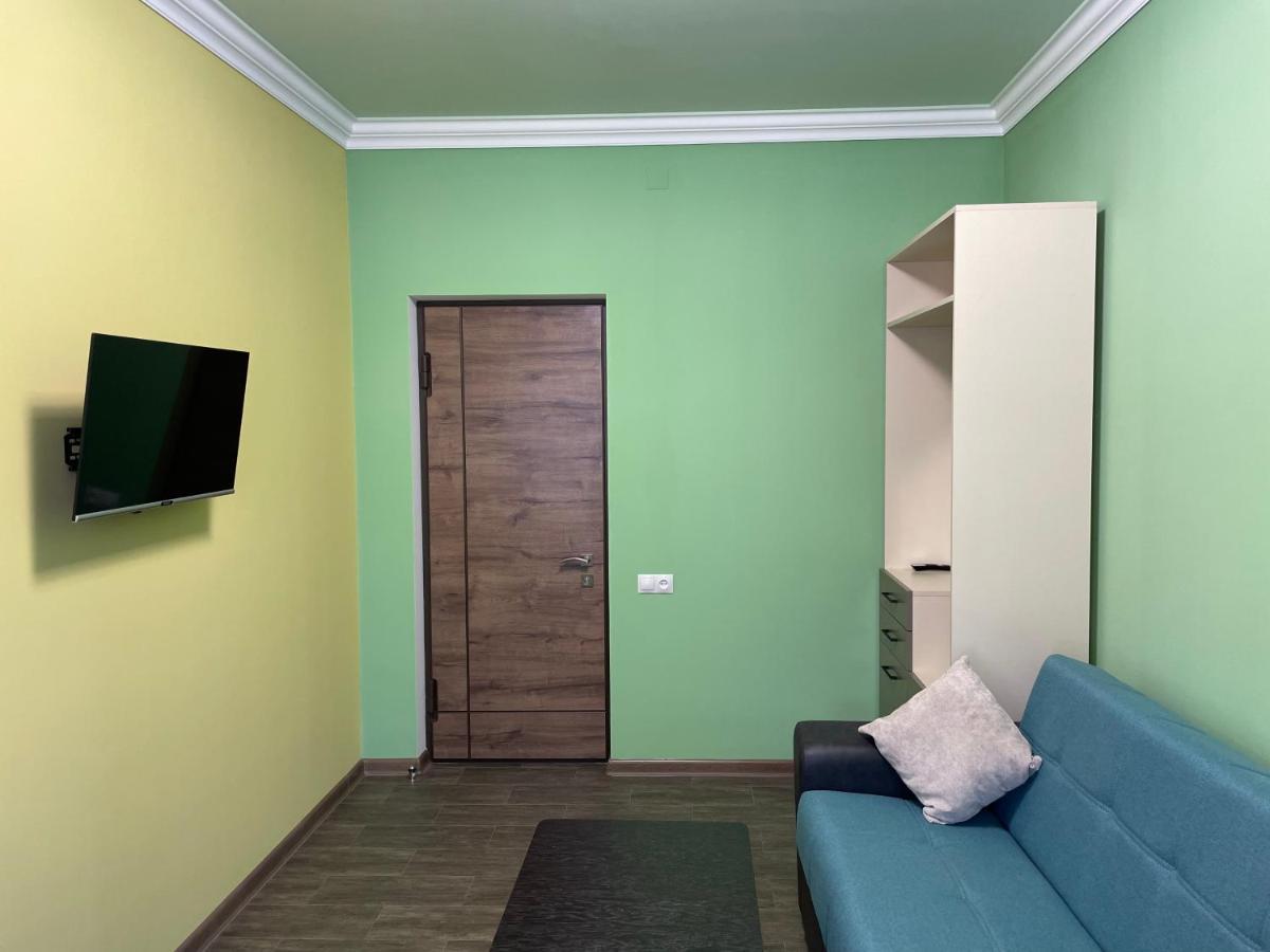 Central Hotel Gjoumri Kültér fotó