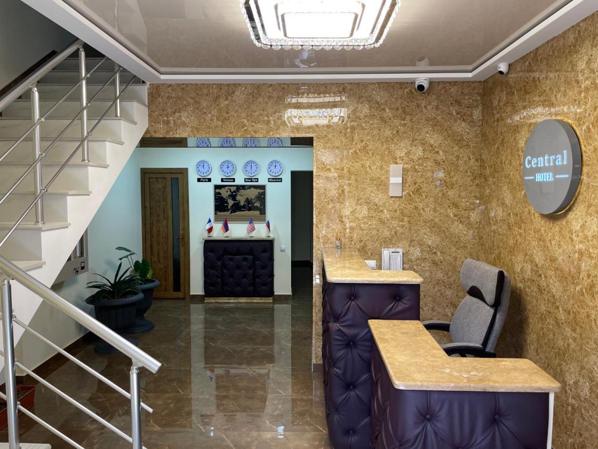 Central Hotel Gjoumri Kültér fotó