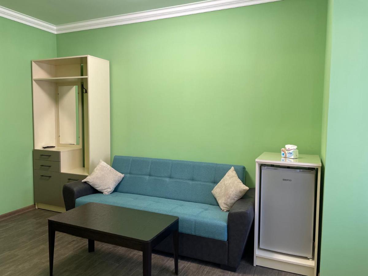 Central Hotel Gjoumri Kültér fotó