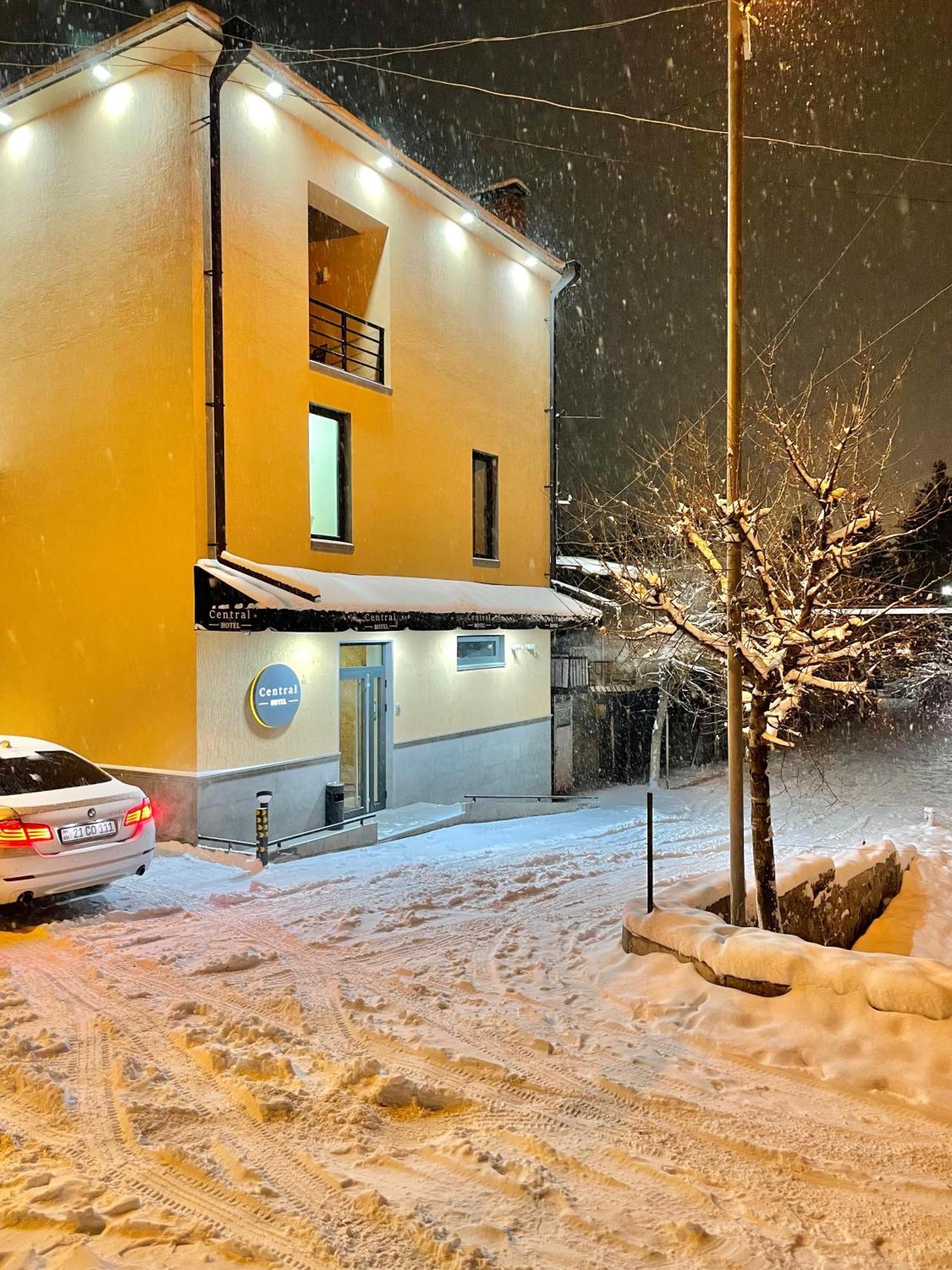 Central Hotel Gjoumri Kültér fotó